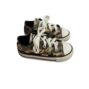 Converse Kids Camouflage Sneakers size 7